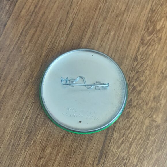 70's Green Roots Irish Pin - Picture 5 of 6